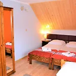 Perla 3*